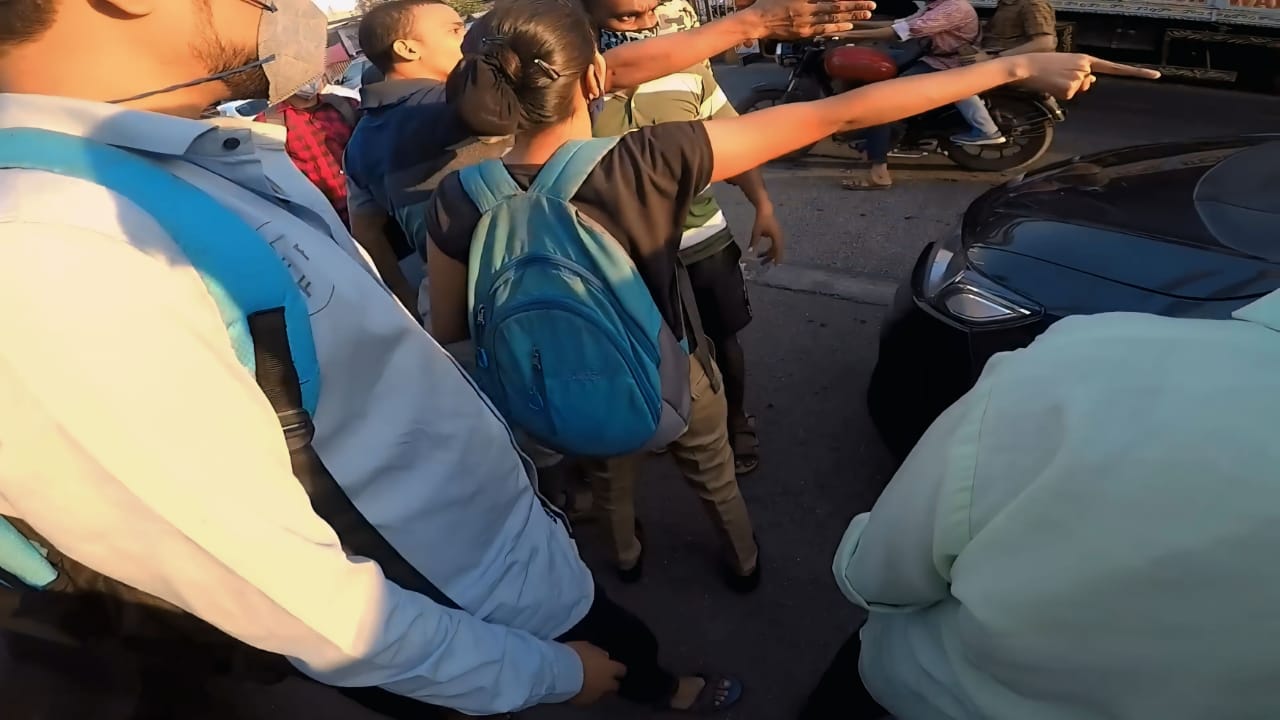 Extreme Road Rage With Girl